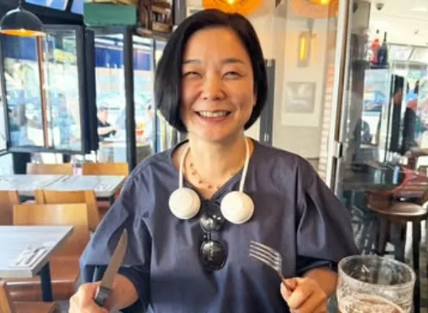 井筒麻三子さんの実家や家族、学歴、夫カメラマンとの馴れ初めなど多彩なプロフィール情報を詳しく解説しています。