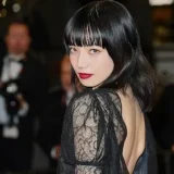 小松菜奈の実家は金持ち？私立高校・東京通い・習い事で徹底検証
