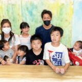 なかよしだいかぞくのごはん少ないは誤解！月15万円で13人を養うママの食卓の実態